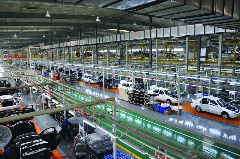 圖為蘭州吉利汽車公司現(xiàn)代化的汽車總裝流水線