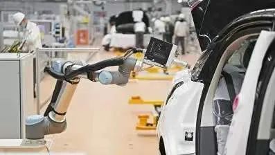 一汽紅旗繁榮工廠 搶占新能源汽車(chē)行業(yè)制高點(diǎn),爭(zhēng)當(dāng)紅旗高品質(zhì)產(chǎn)品智造者